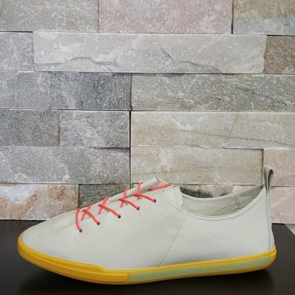 ECCO Simpil II Womens Sneaker - Picture 6 of 7